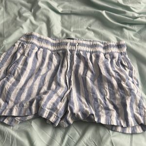 GAP white and blue shorts